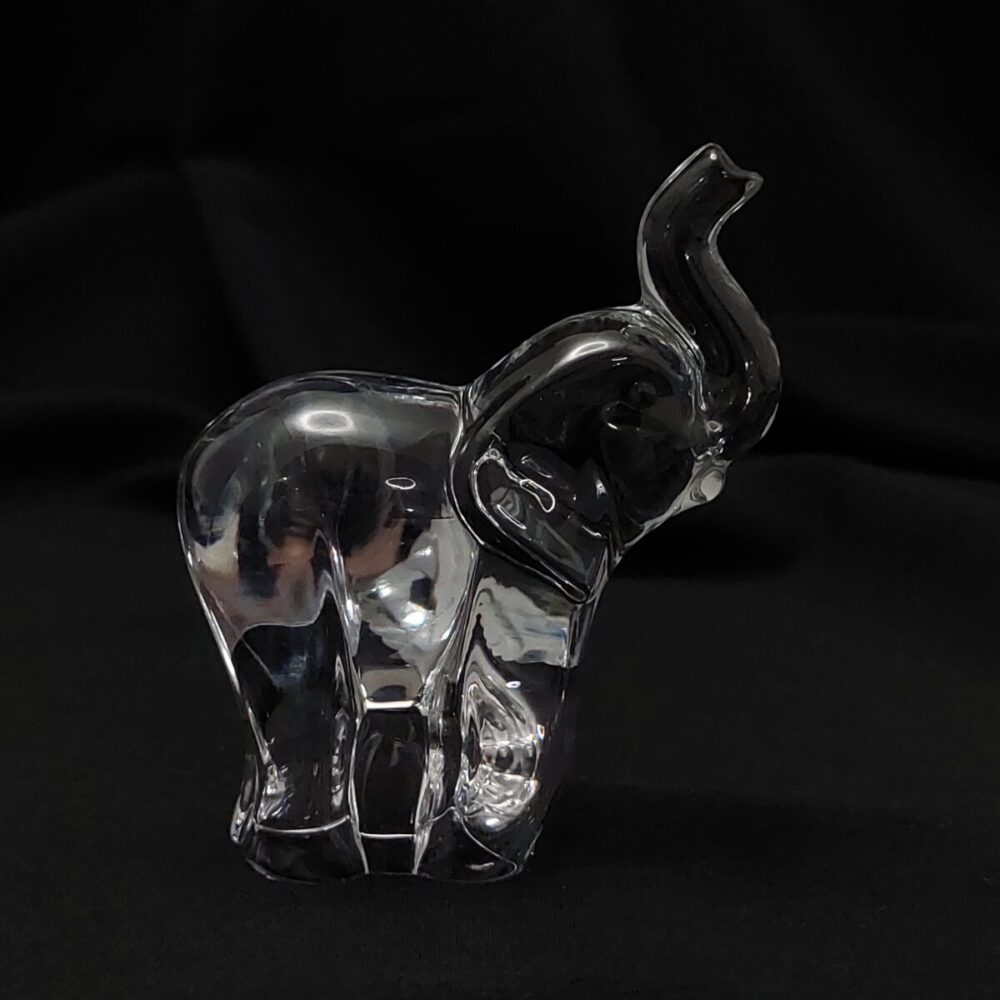 Kristalna figura slon